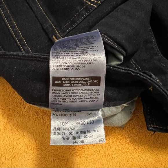 Levi’s mid rise boot cut - Picture 5 of 8